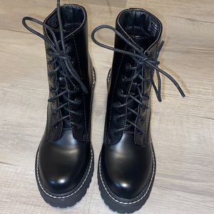 Madden Girl Archie Lug Boot